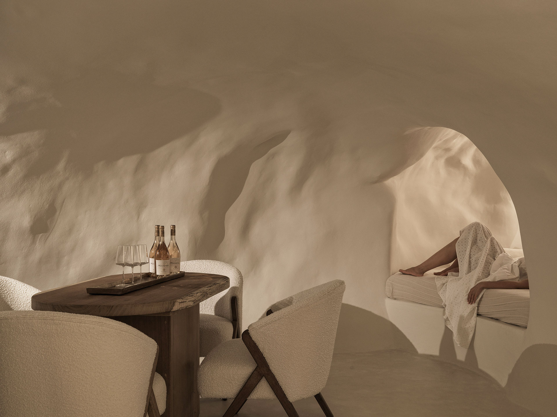 concierge-maison-dalidaz-house-santorini-greece.jpg